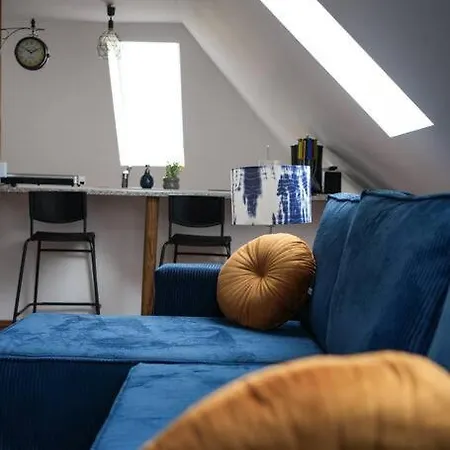 Apartment Blue Skyline *